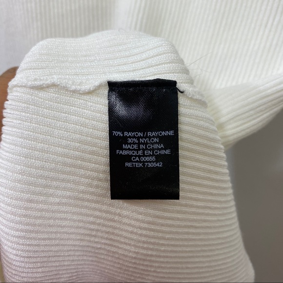 RW&CO White Ribbed Knit - Picture 5 of 5